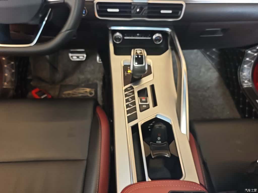 Geely Coolray, 2021 12