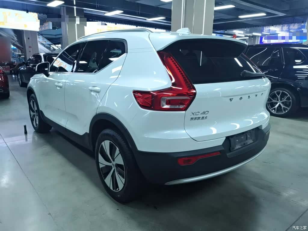 Volvo XC40, 2024 все фото