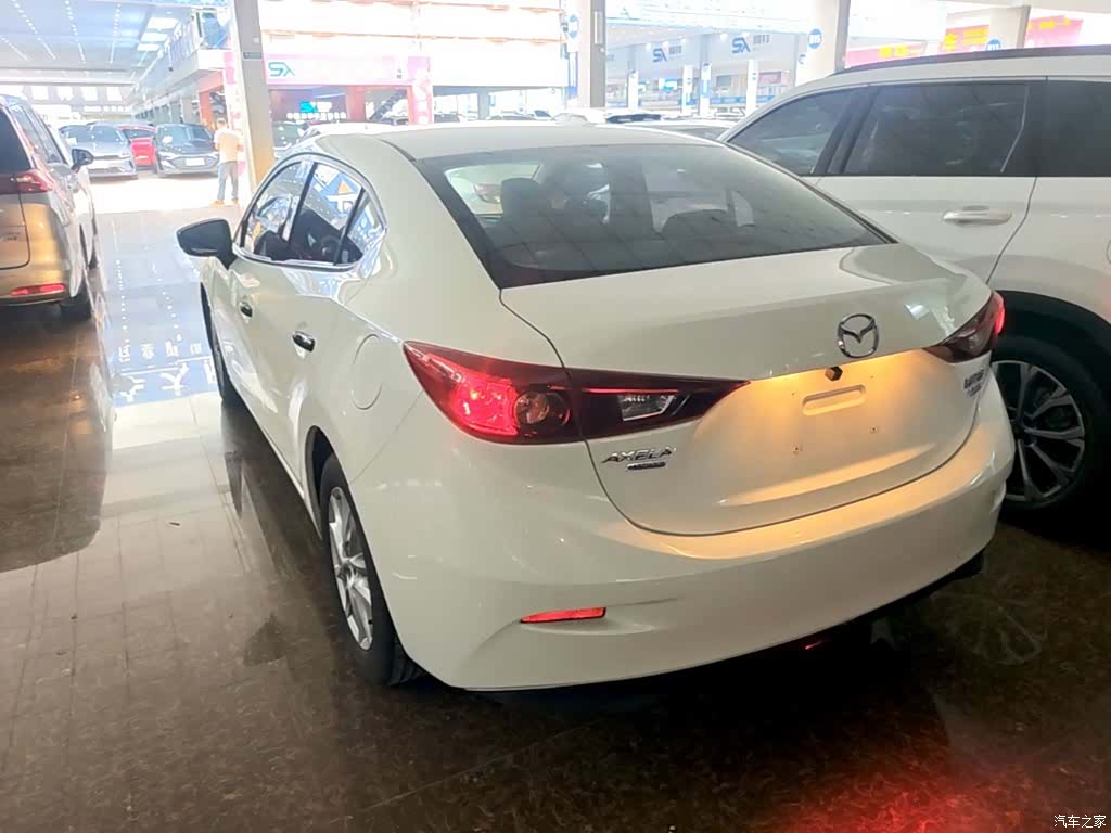 Mazda Mazda3, 2018 все фото