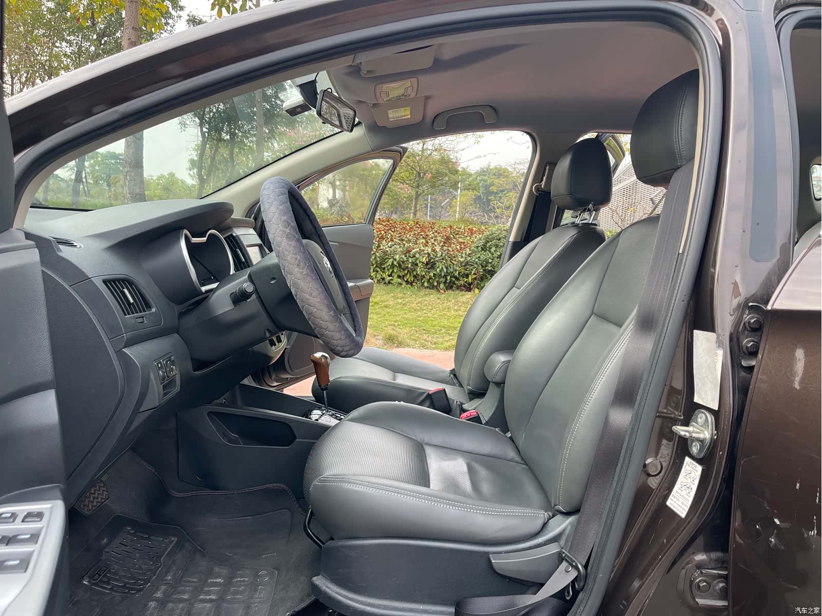 DongFeng AX3, 2016 9