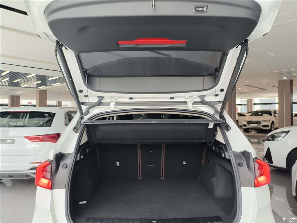 BMW iX1, 2024 19