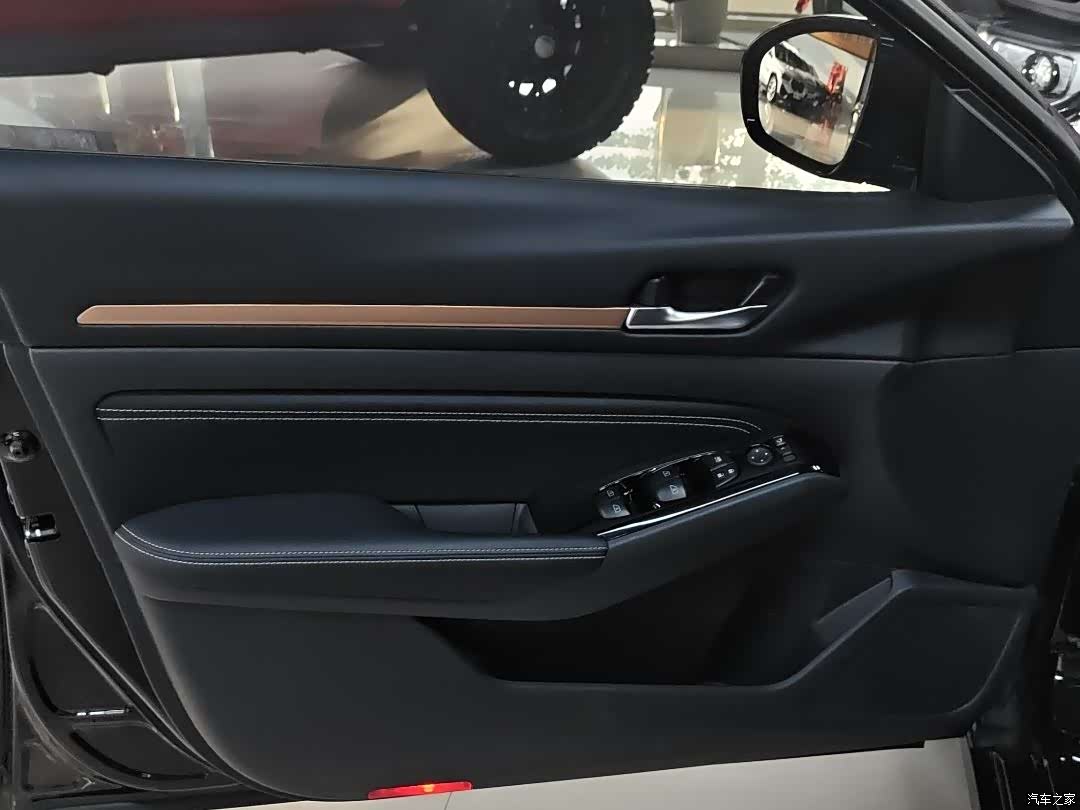 Nissan Teana, 2025 8