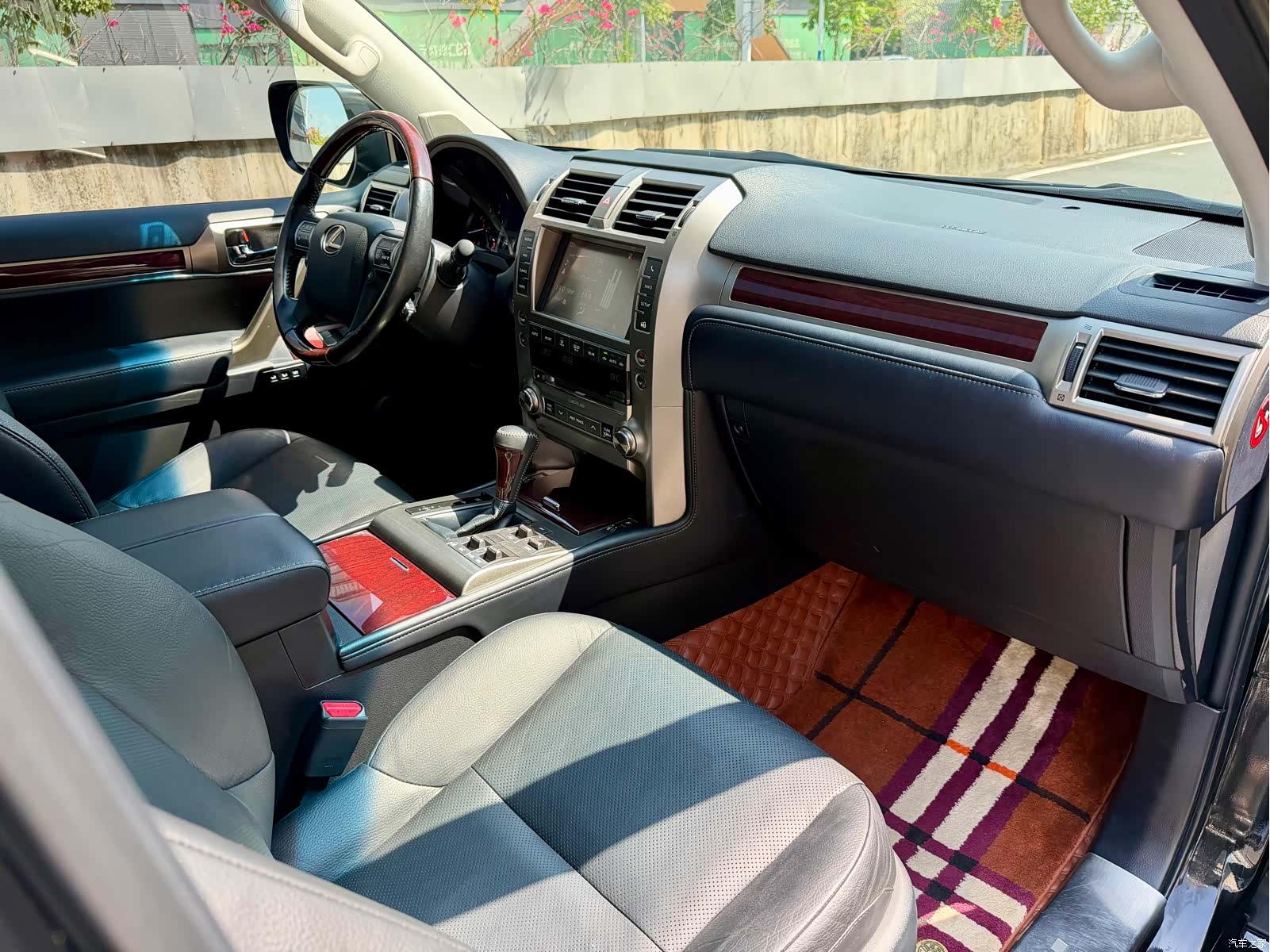 Lexus GX, 2019 23