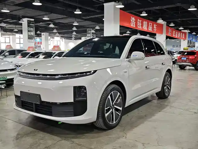 Li Auto L6 2024 — купить из Китая под заказ