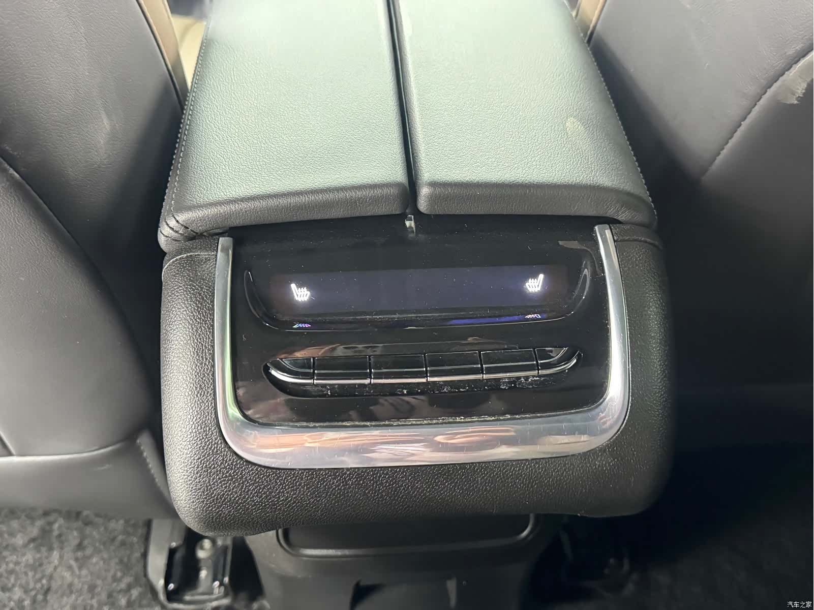 Buick Enclave, 2023 12