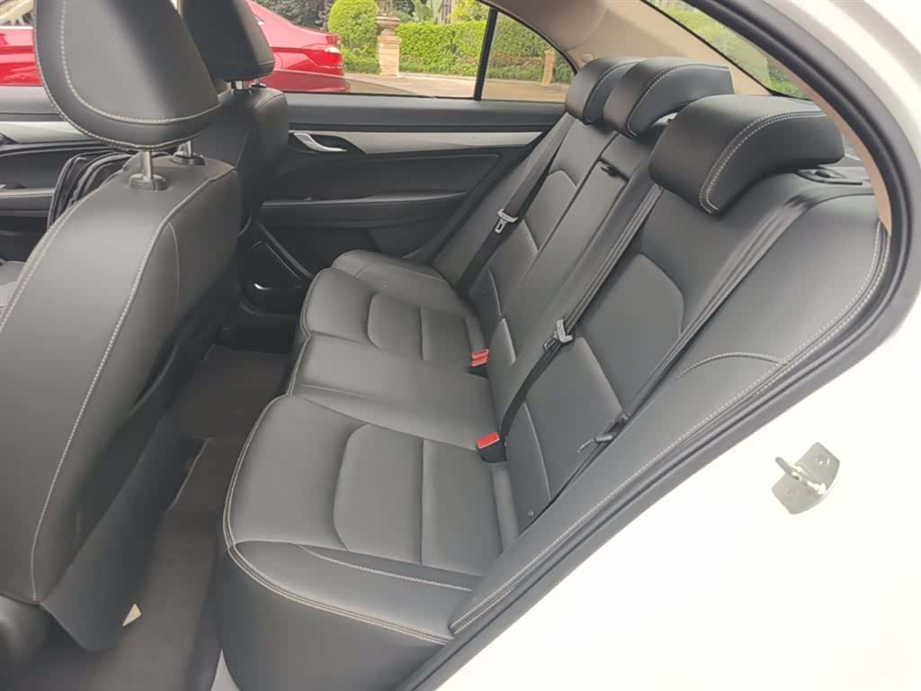 Geely Emgrand, 2018 17