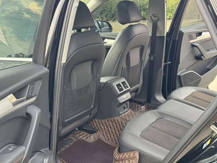 Audi Q5L 2019, фото 11