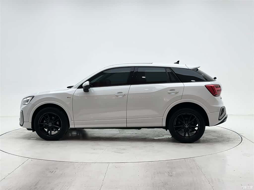 Audi Q2L, 2022 7