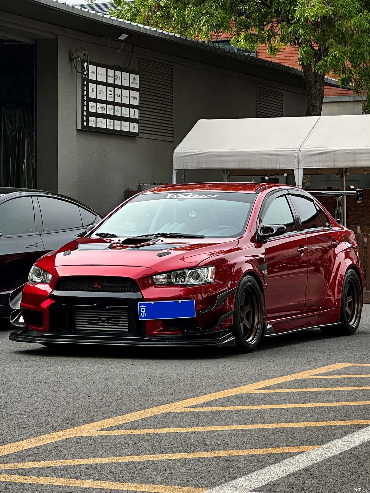 Mitsubishi LANCER