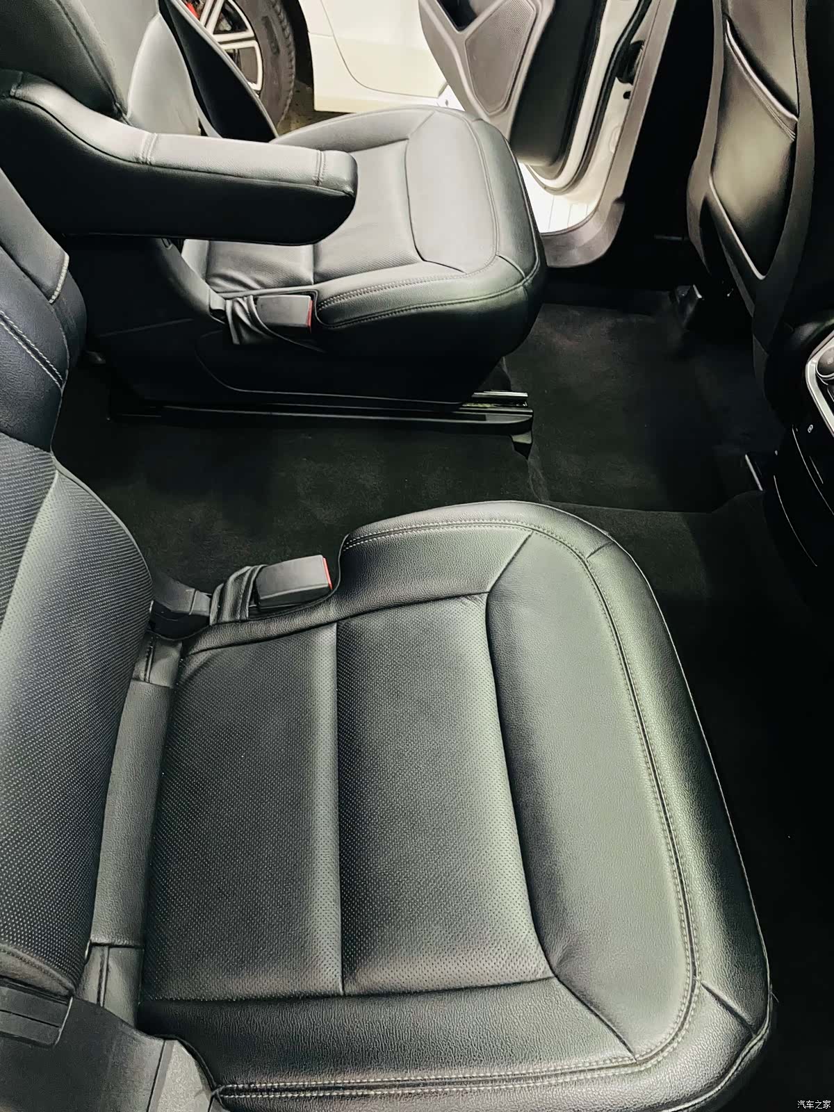 Ford Explorer, 2021 14