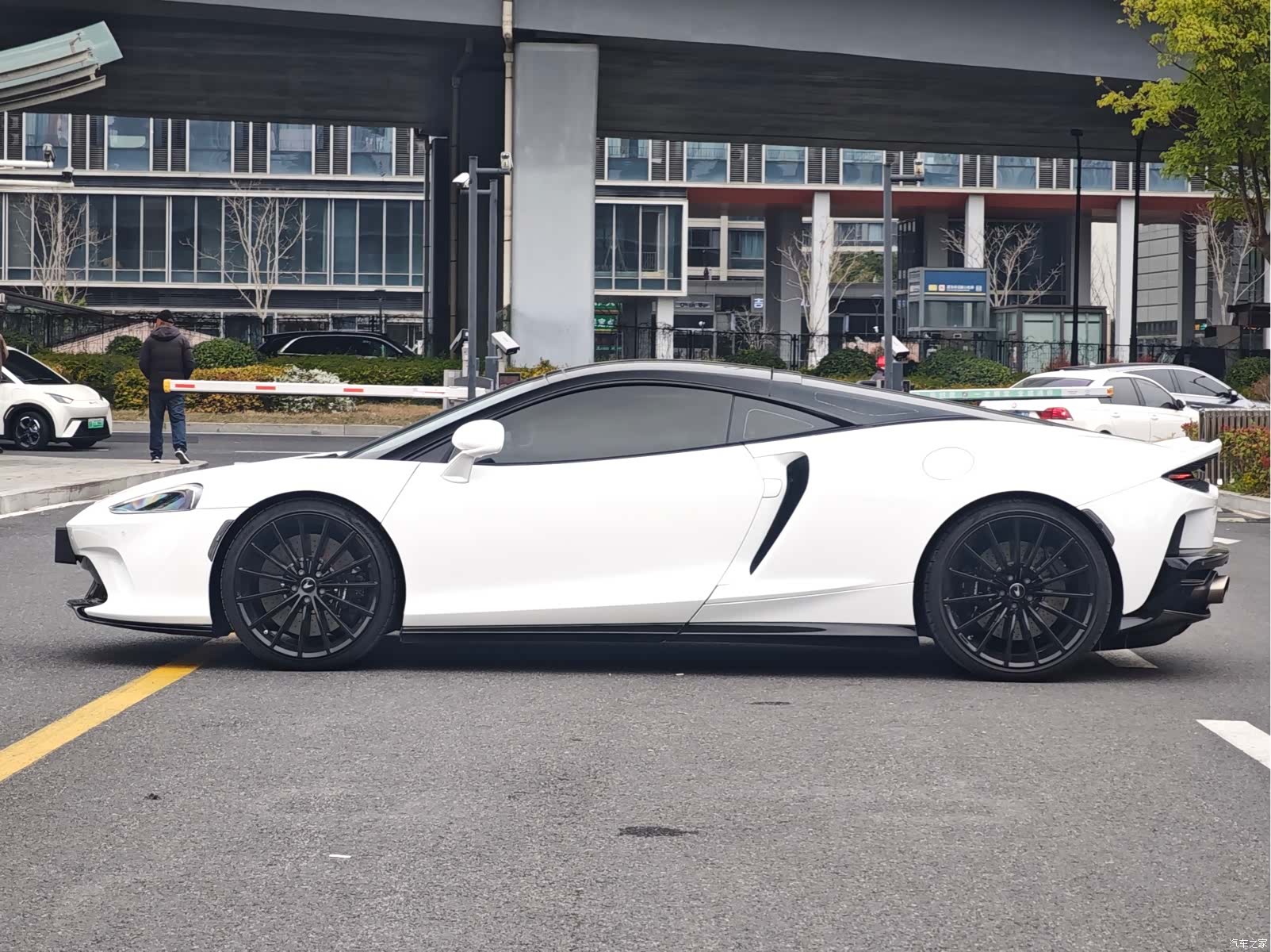 McLaren GT, 2022 7