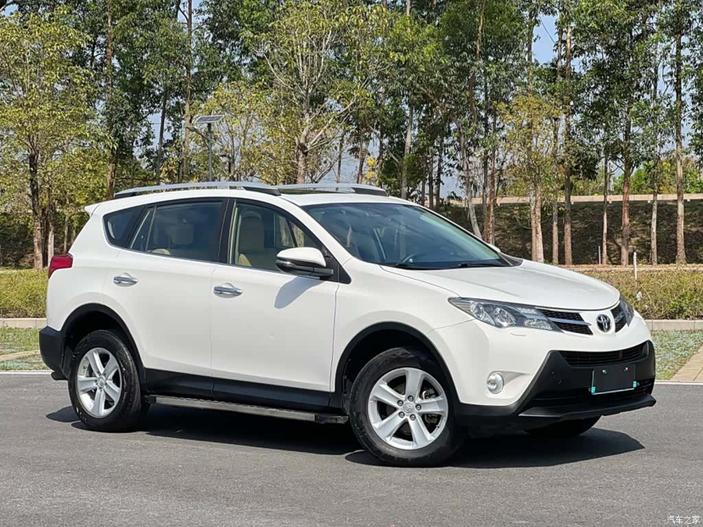 Toyota RAV4, 2014 все фото
