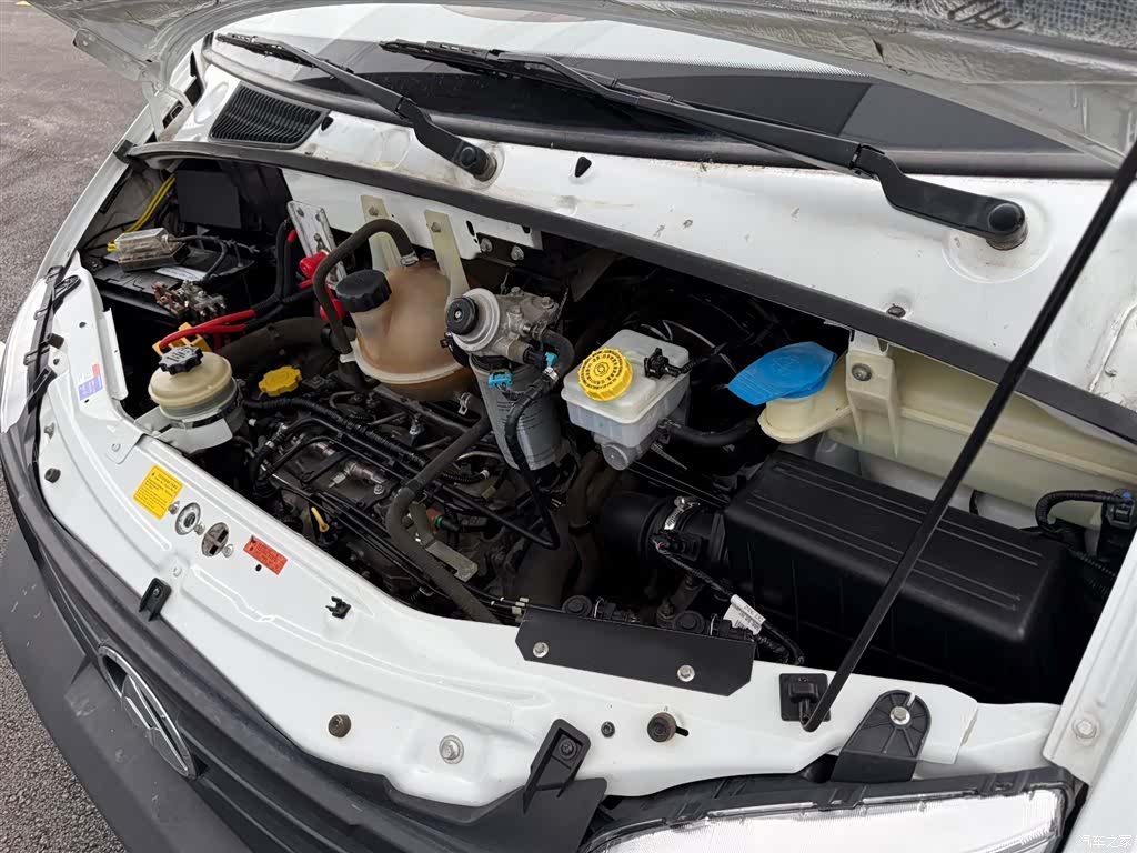 Maxus V80, 2015 26
