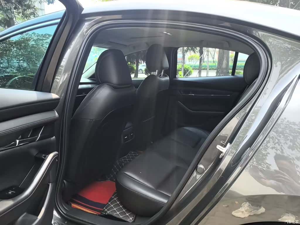 Mazda Mazda3, 2022 18