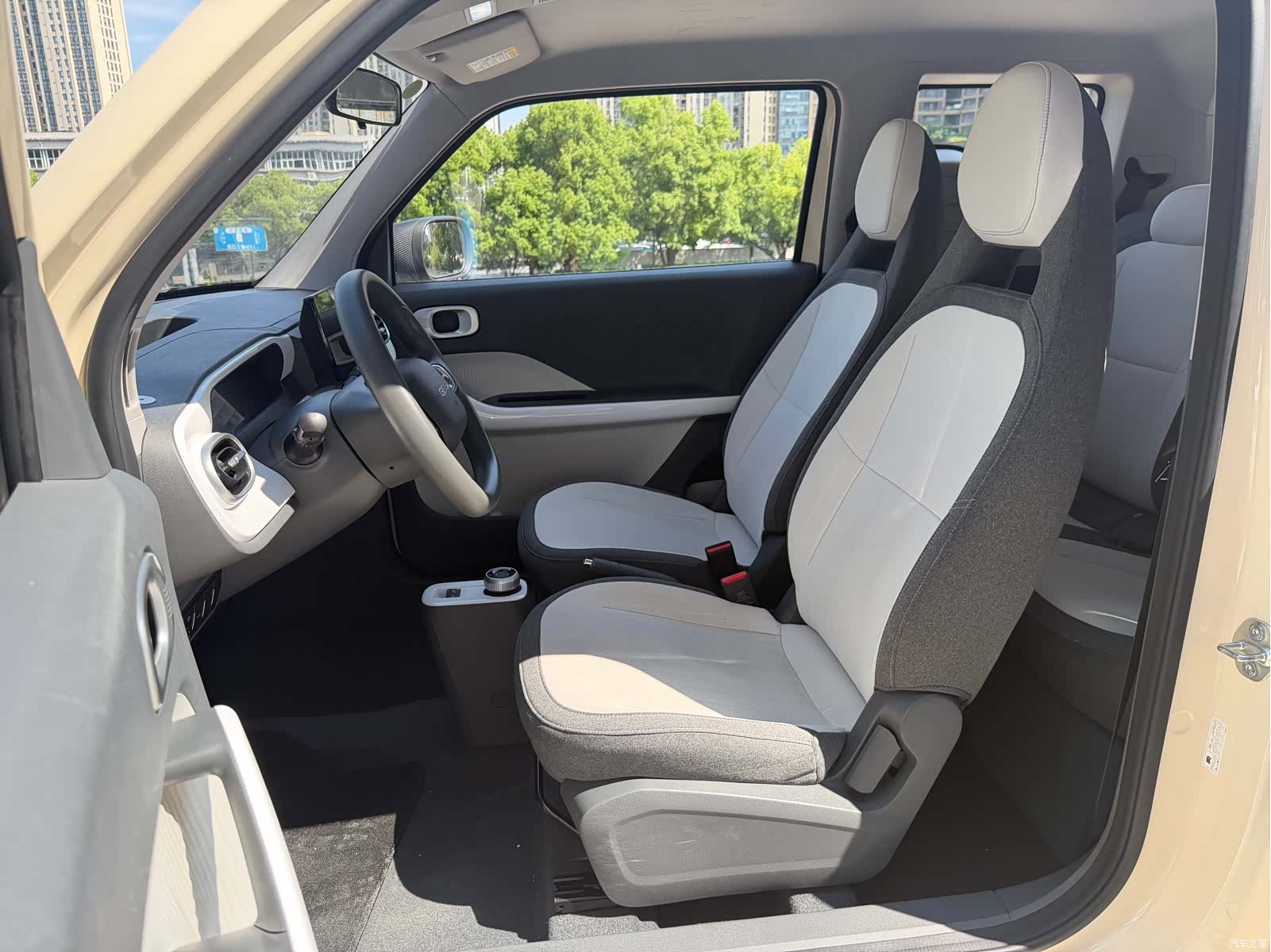 Geely Panda, 2025 10