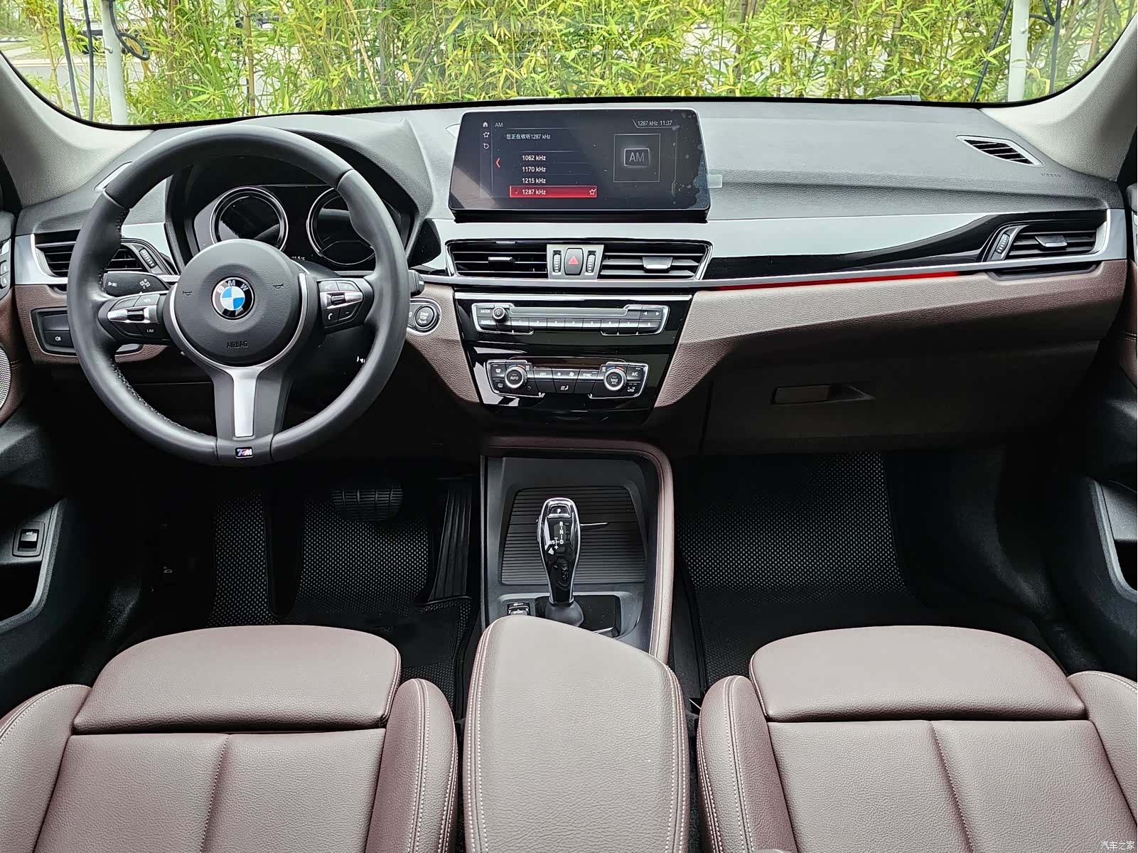 BMW X1, 2021 все фото