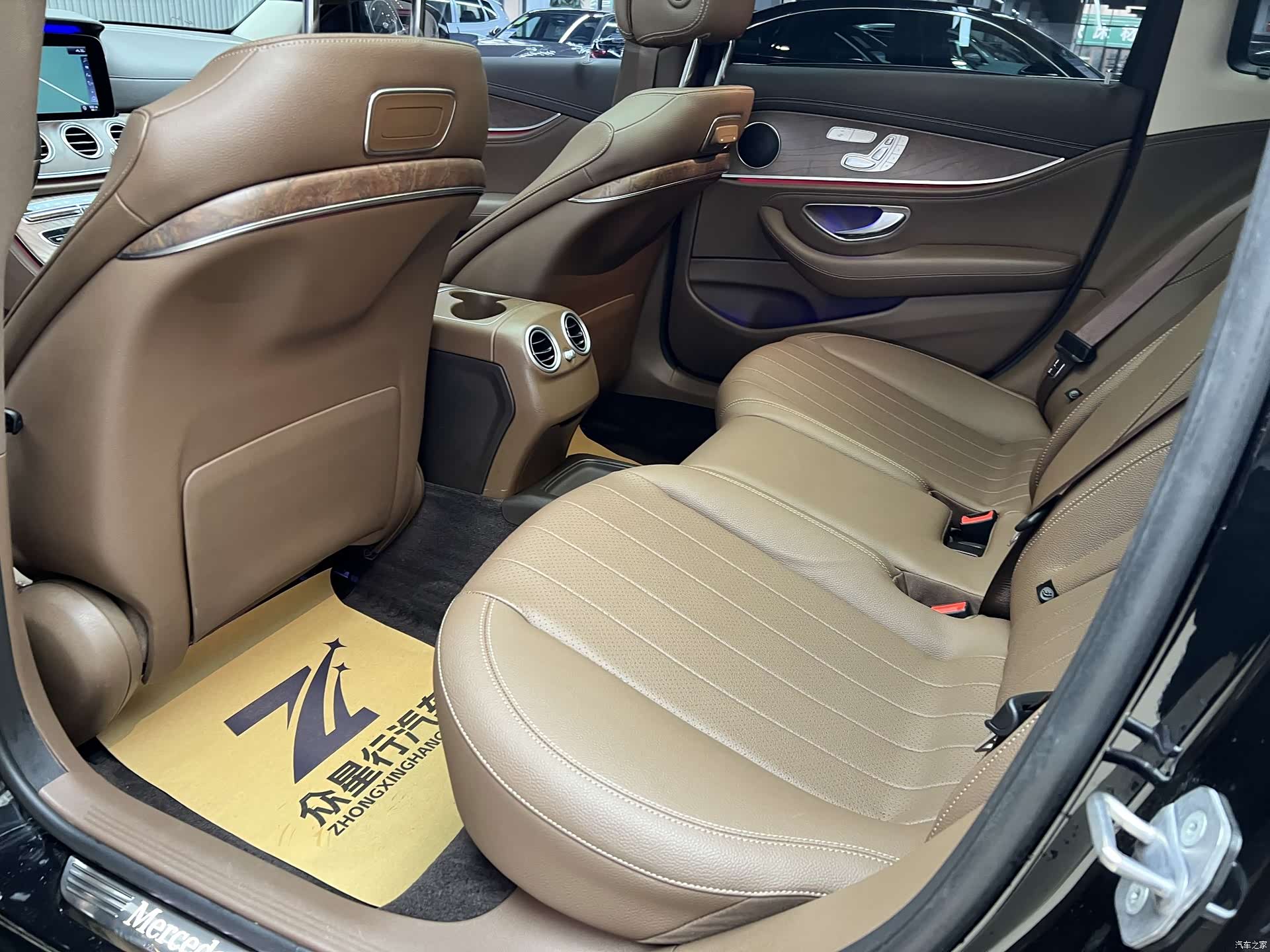 Mercedes-Benz E-Class, 2019 13
