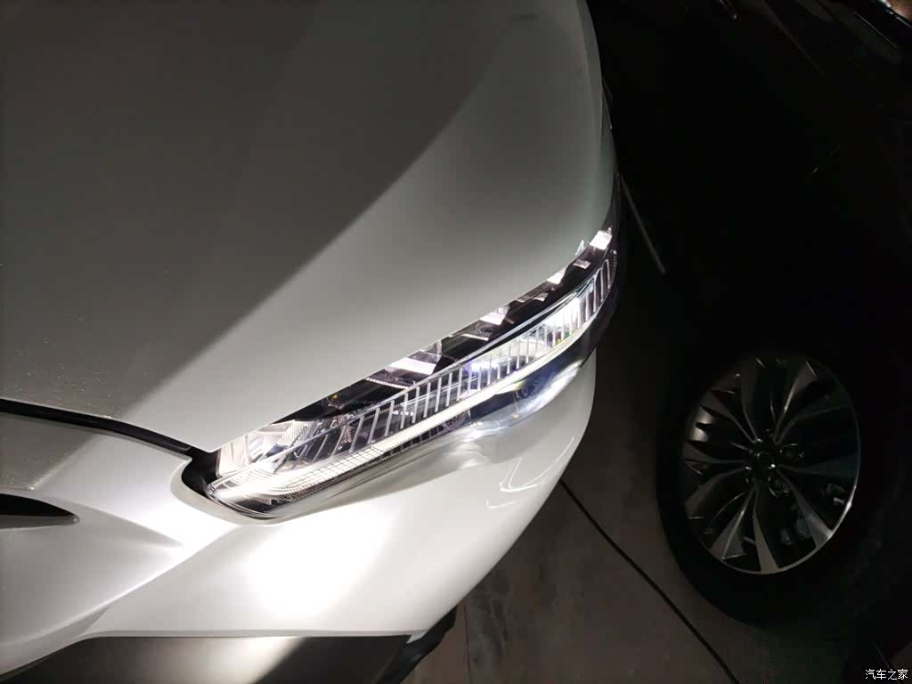 Toyota Frontlander, 2023 18