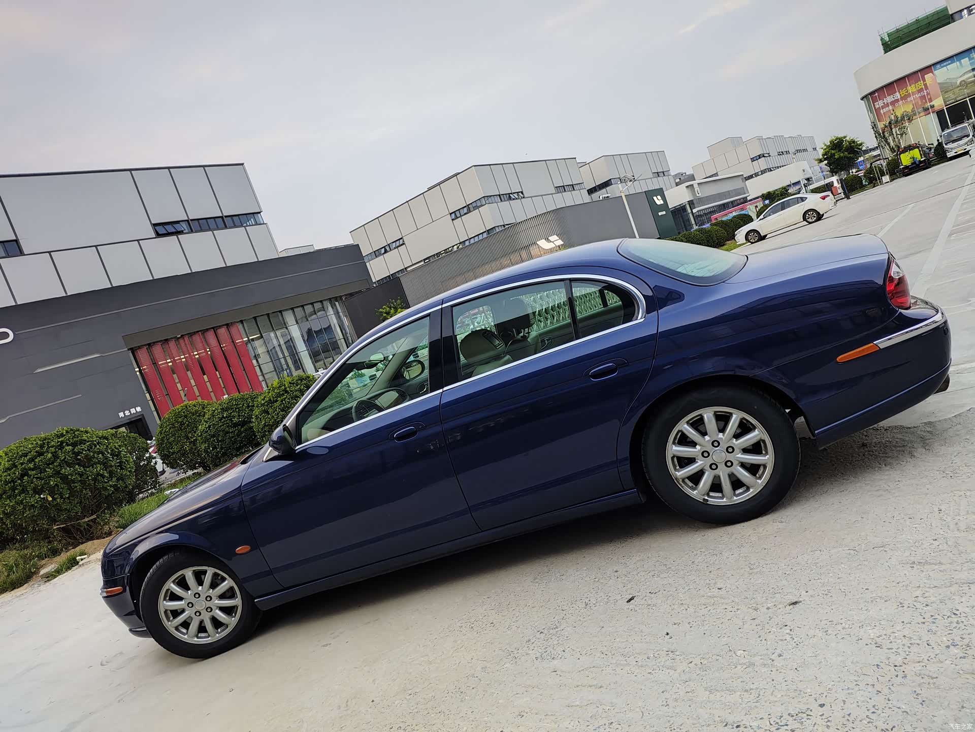 Jaguar S-TYPE, 2004 4