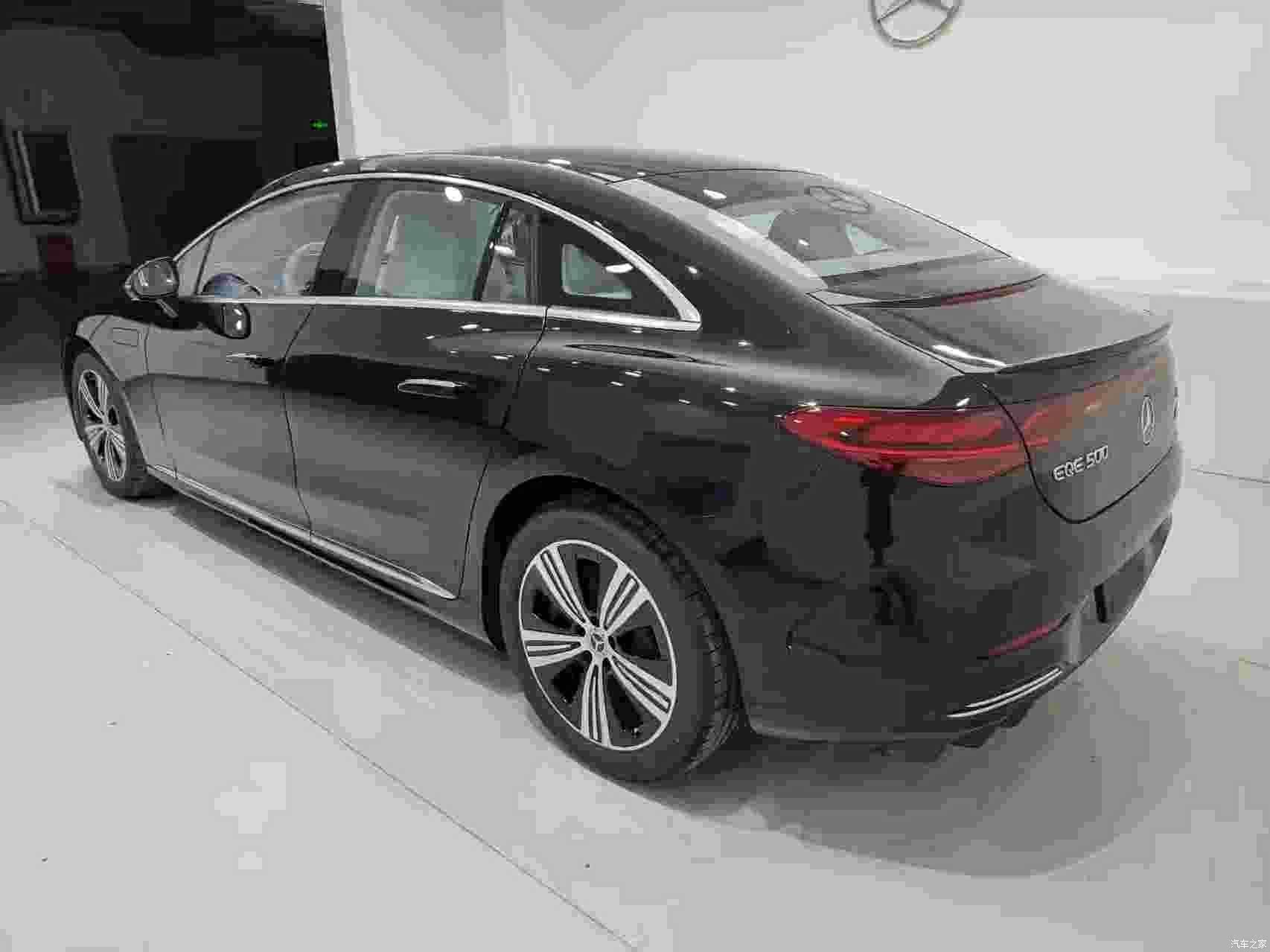 Mercedes-Benz EQE, 2025 4
