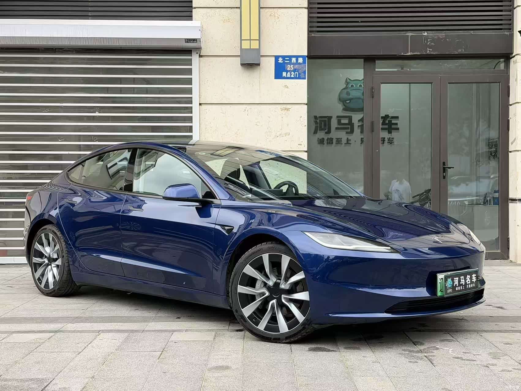 Tesla Model 3, 2025 3