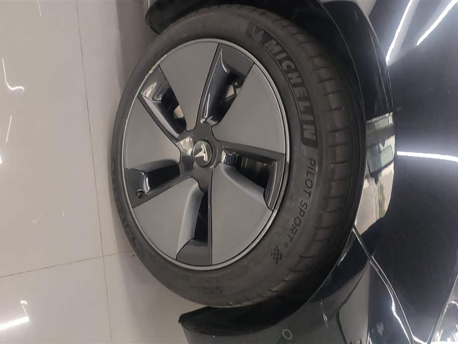 Tesla Model 3 Tesla Model 3