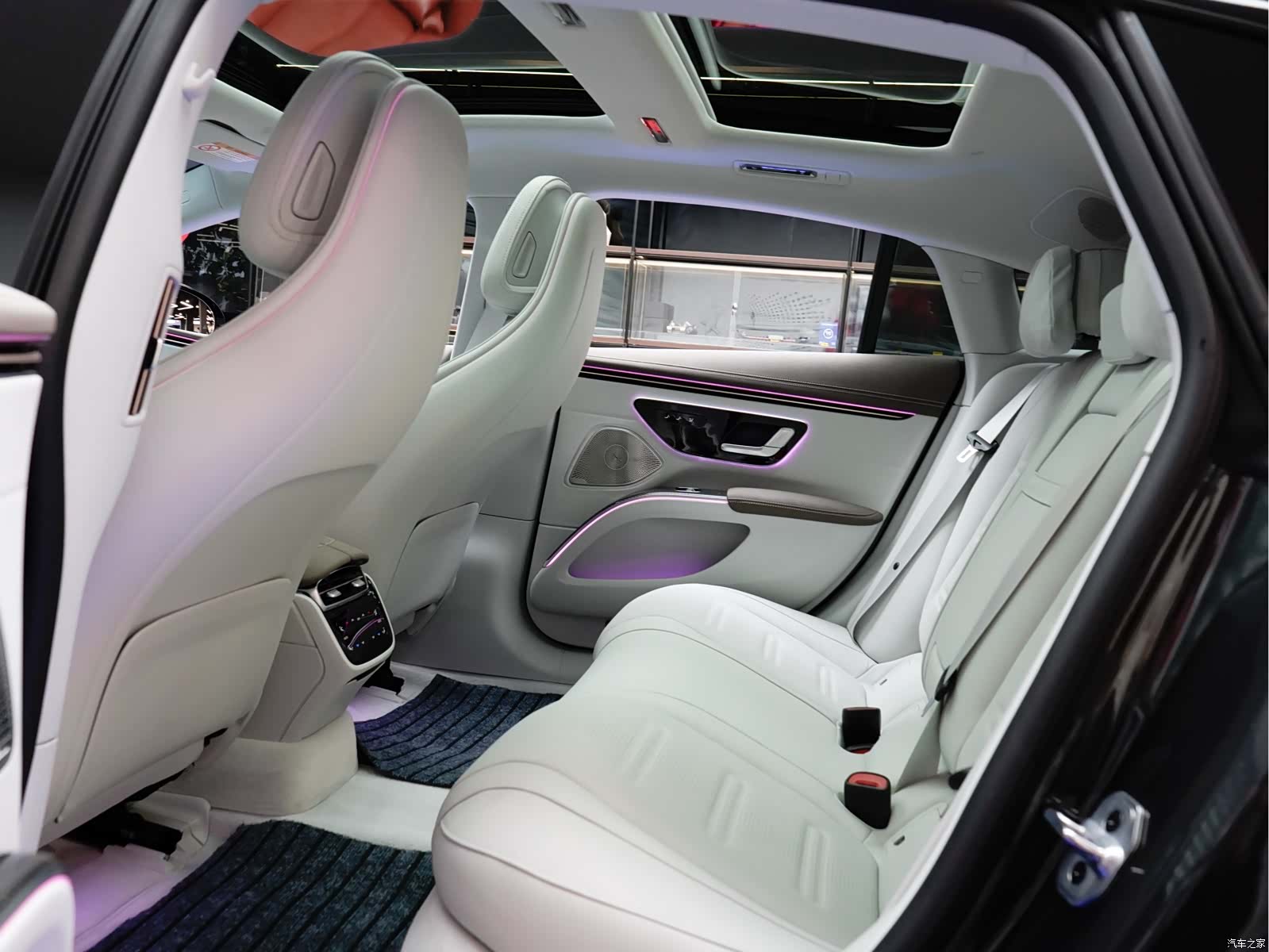 Mercedes-Benz EQS, 2025 12