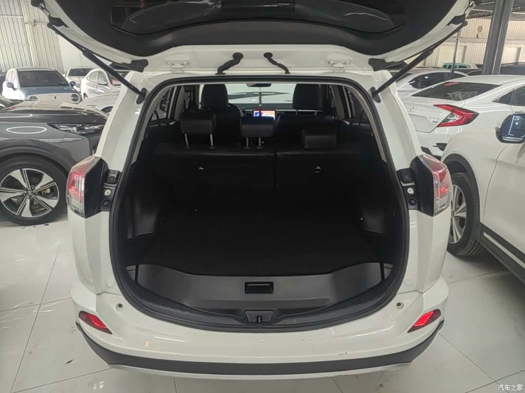 Toyota RAV4, 2019 19