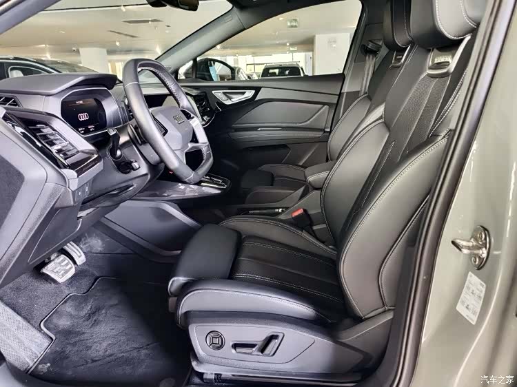 Audi Q4 e-tron, 2024 4