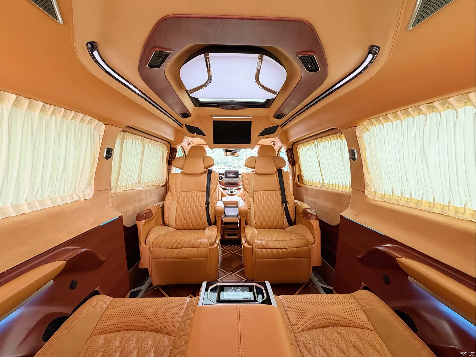 Mercedes-Benz V-Class, 2019 9