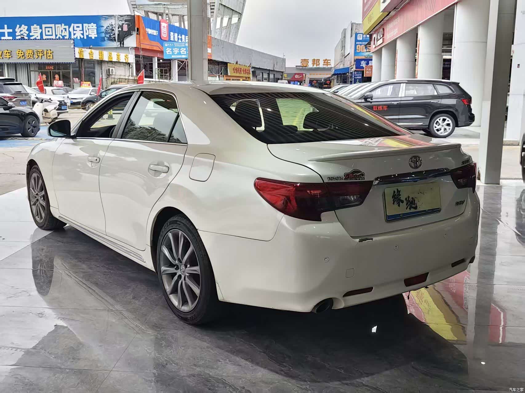 Toyota 2.5V, 2014 6