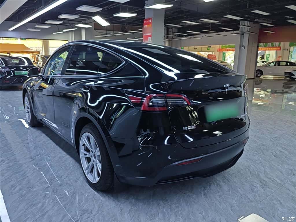 Tesla Model Y, 2023 все фото