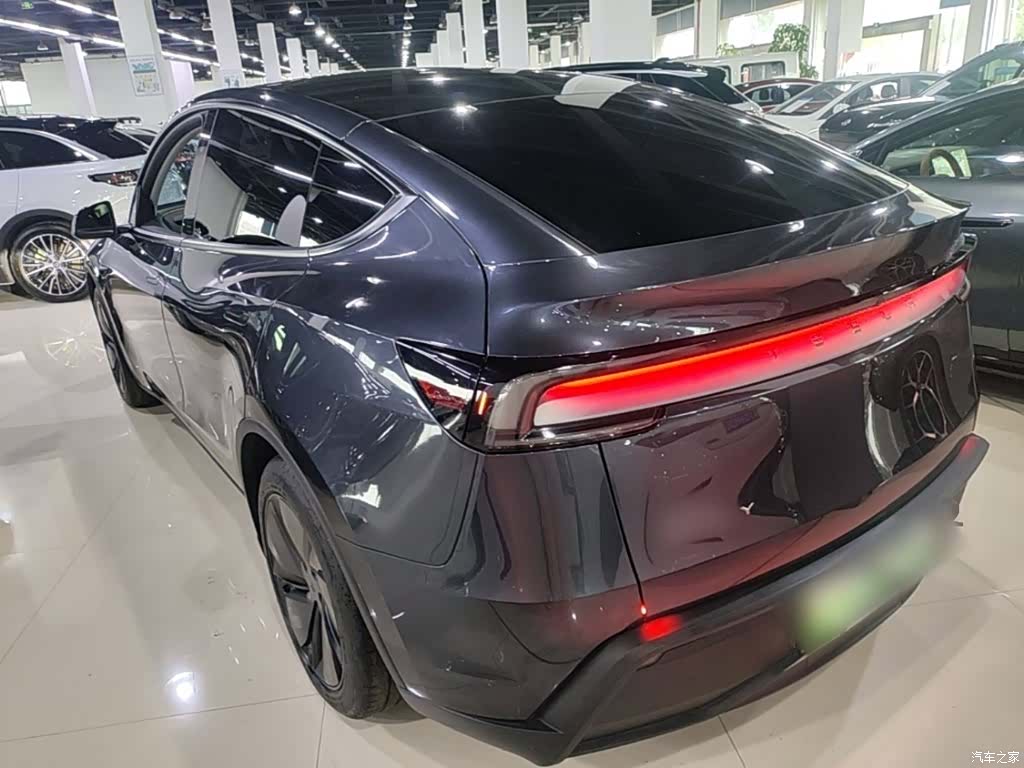 Tesla Model Y, 2025 все фото
