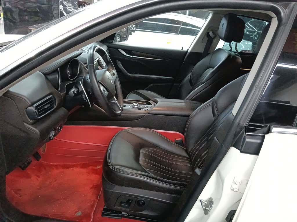Maserati Levante, 2017 15