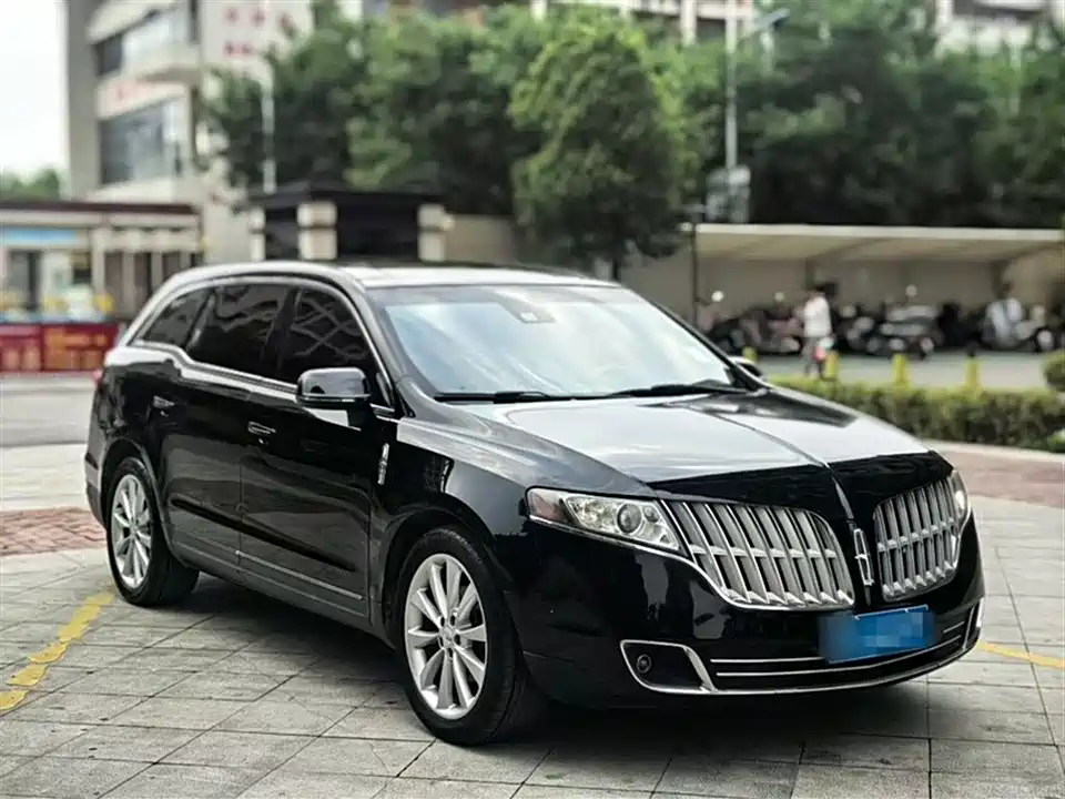 Lincoln MKT