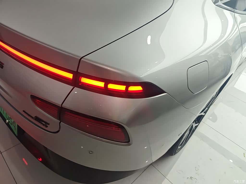 Xpeng P7, 2023 8