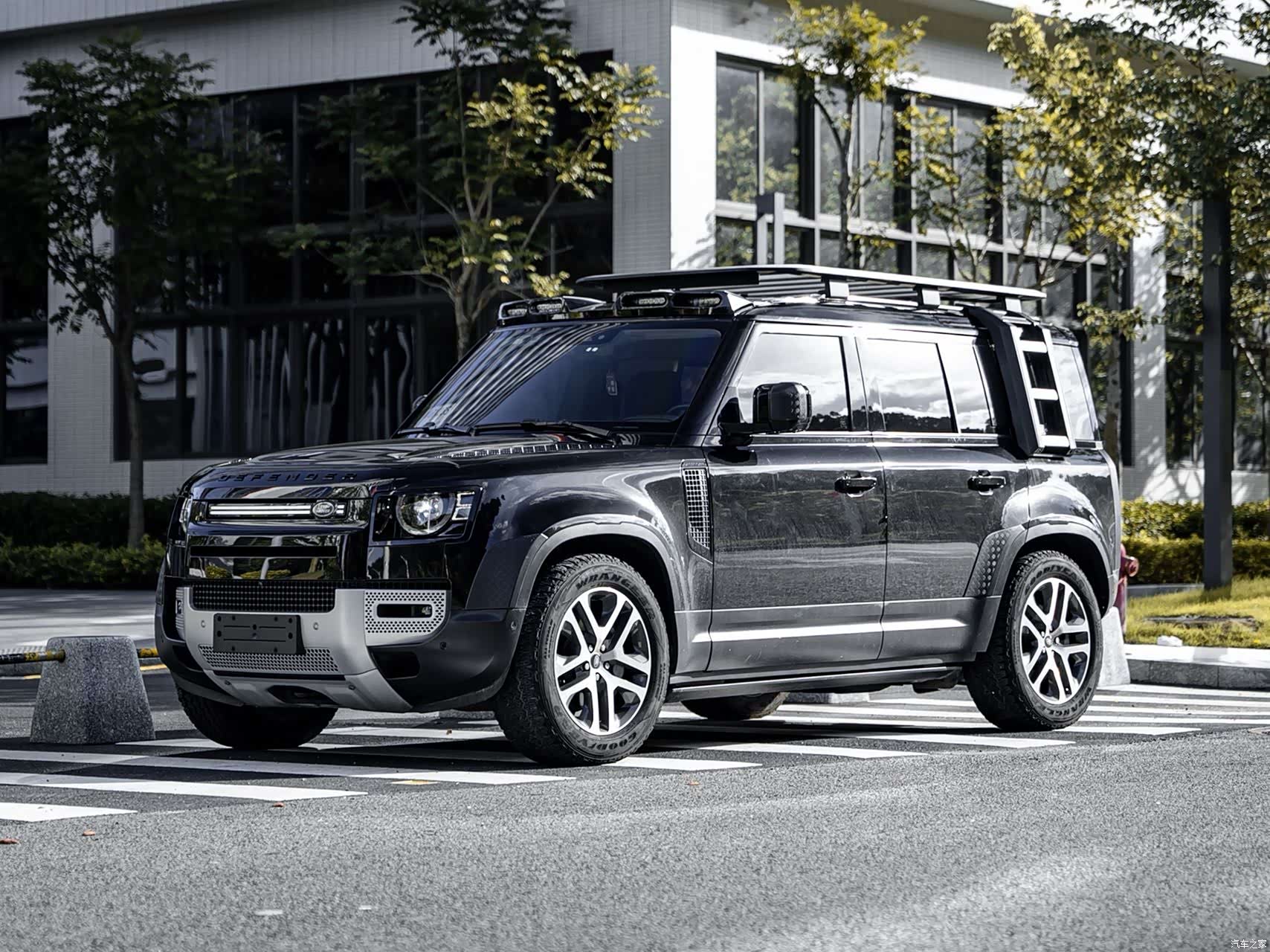 Land Rover Defender, 2022 1