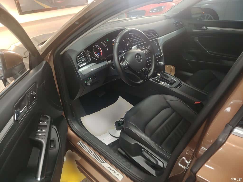 Volkswagen Lamando, 2016 12