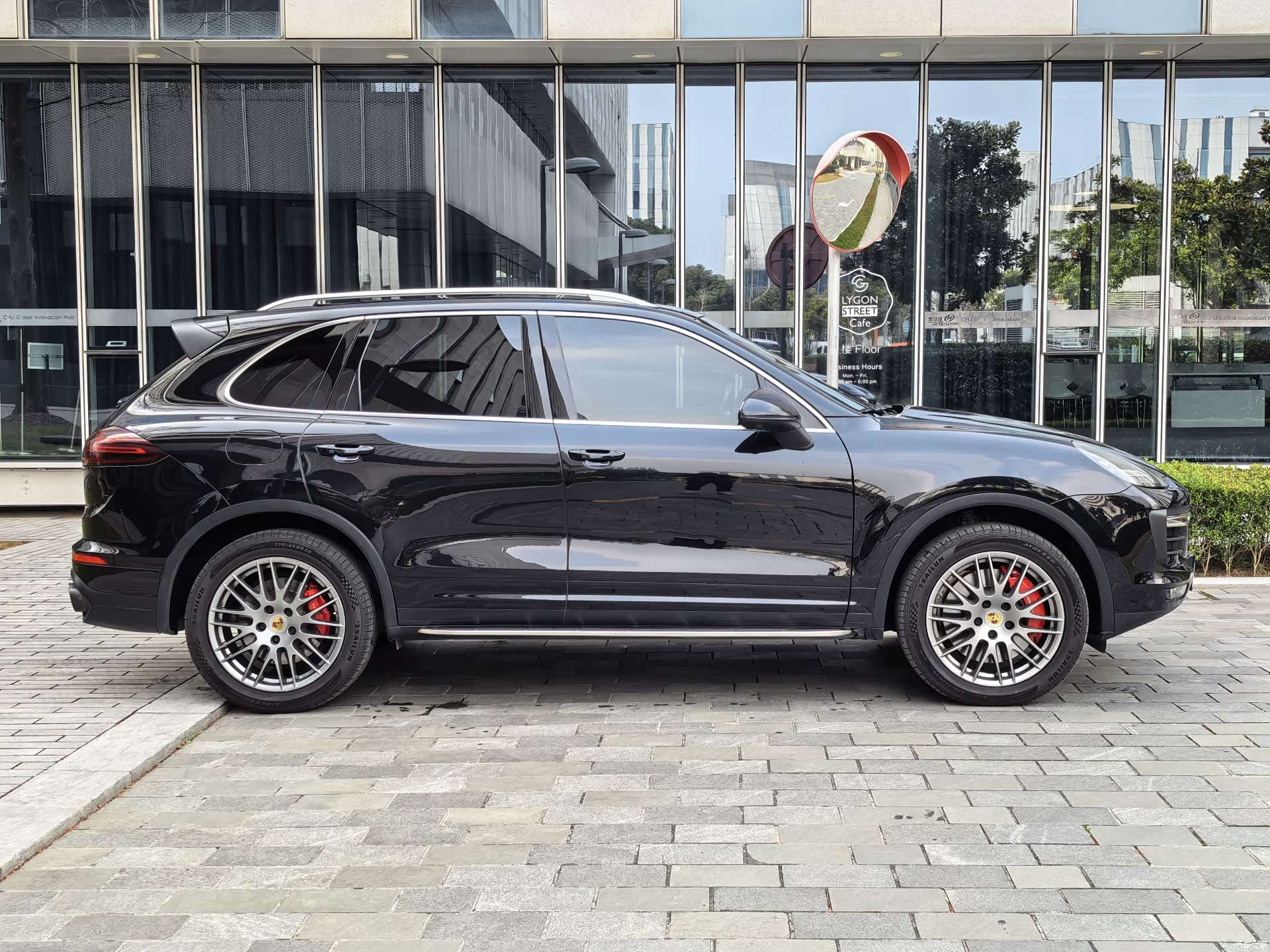 Porsche Cayenne, 2017 все фото