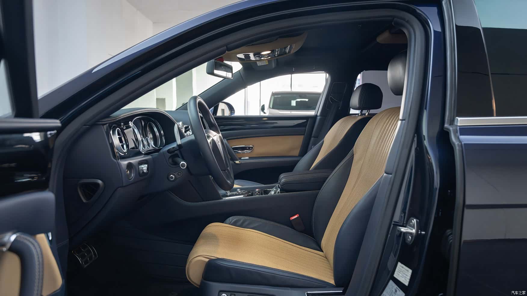 Bentley Flying Spur, 2017 8