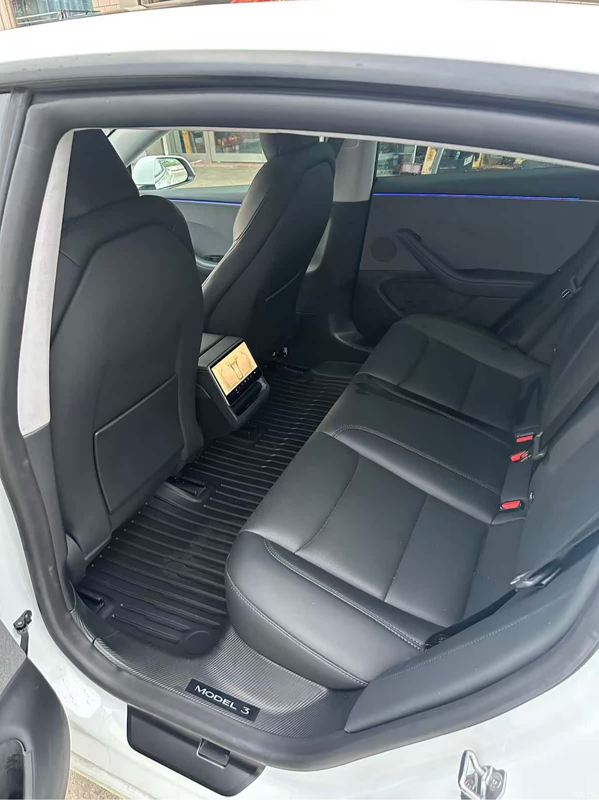 Tesla Model 3, 2025 9