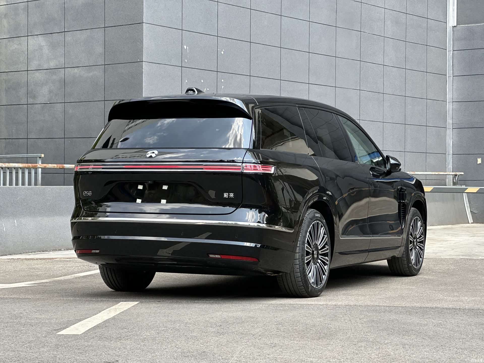 NIO ES8, 2026 все фото