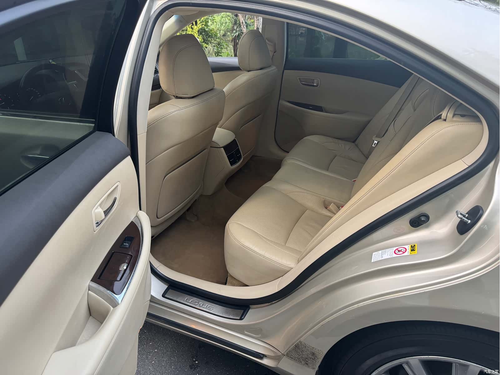 Lexus ES, 2011 18