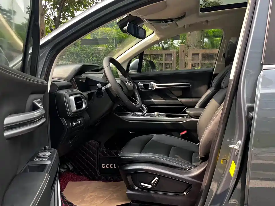 Geely Okavango