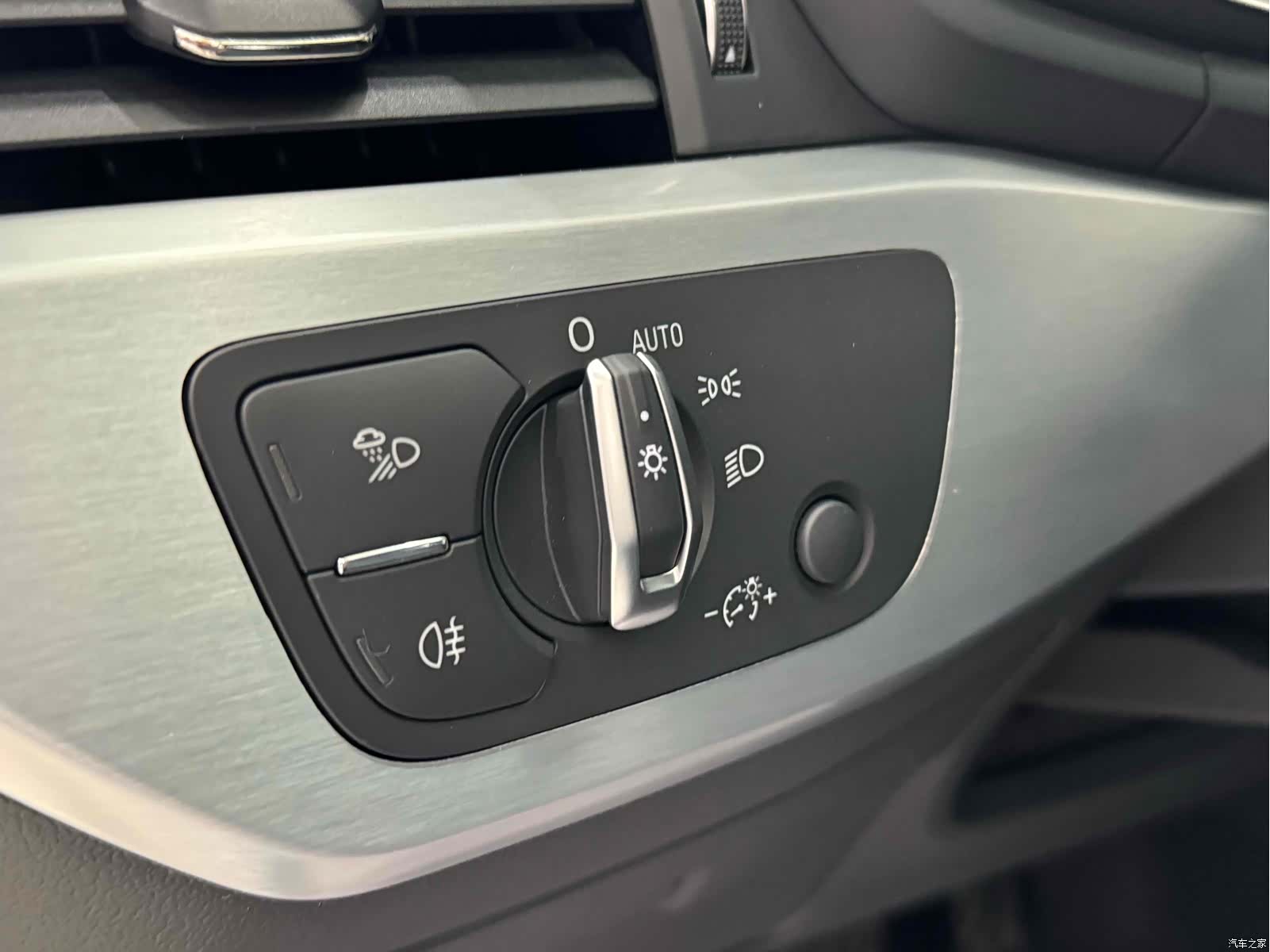 Audi A4L, 2018 12