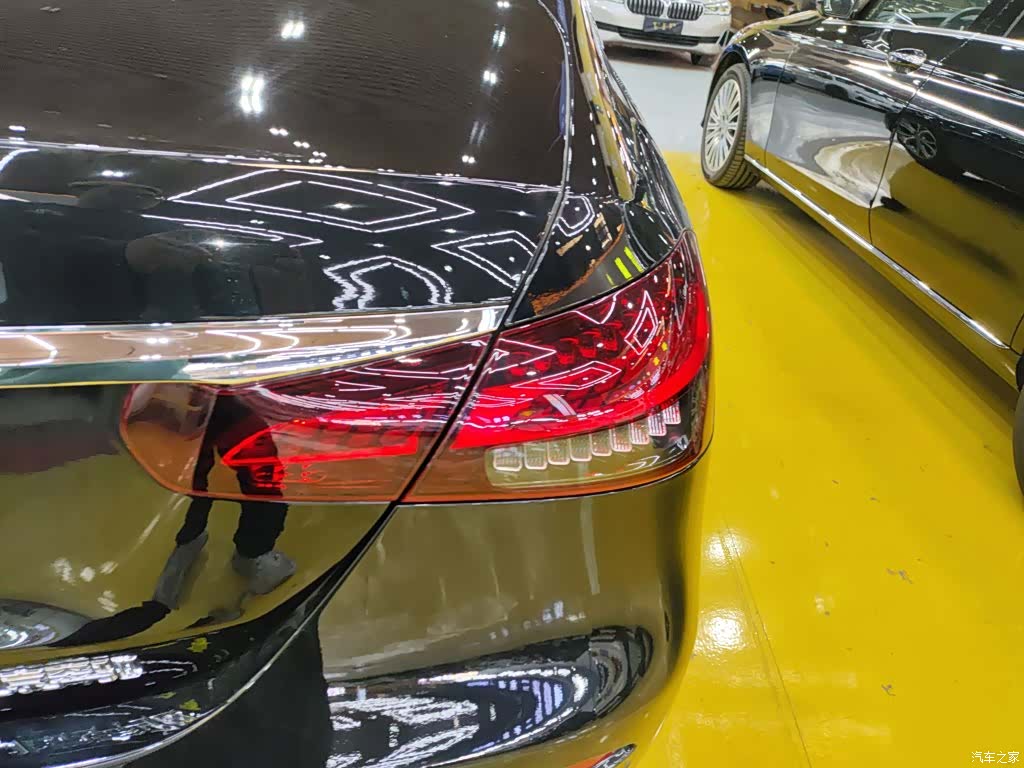Mercedes-Benz E-Class, 2022 24
