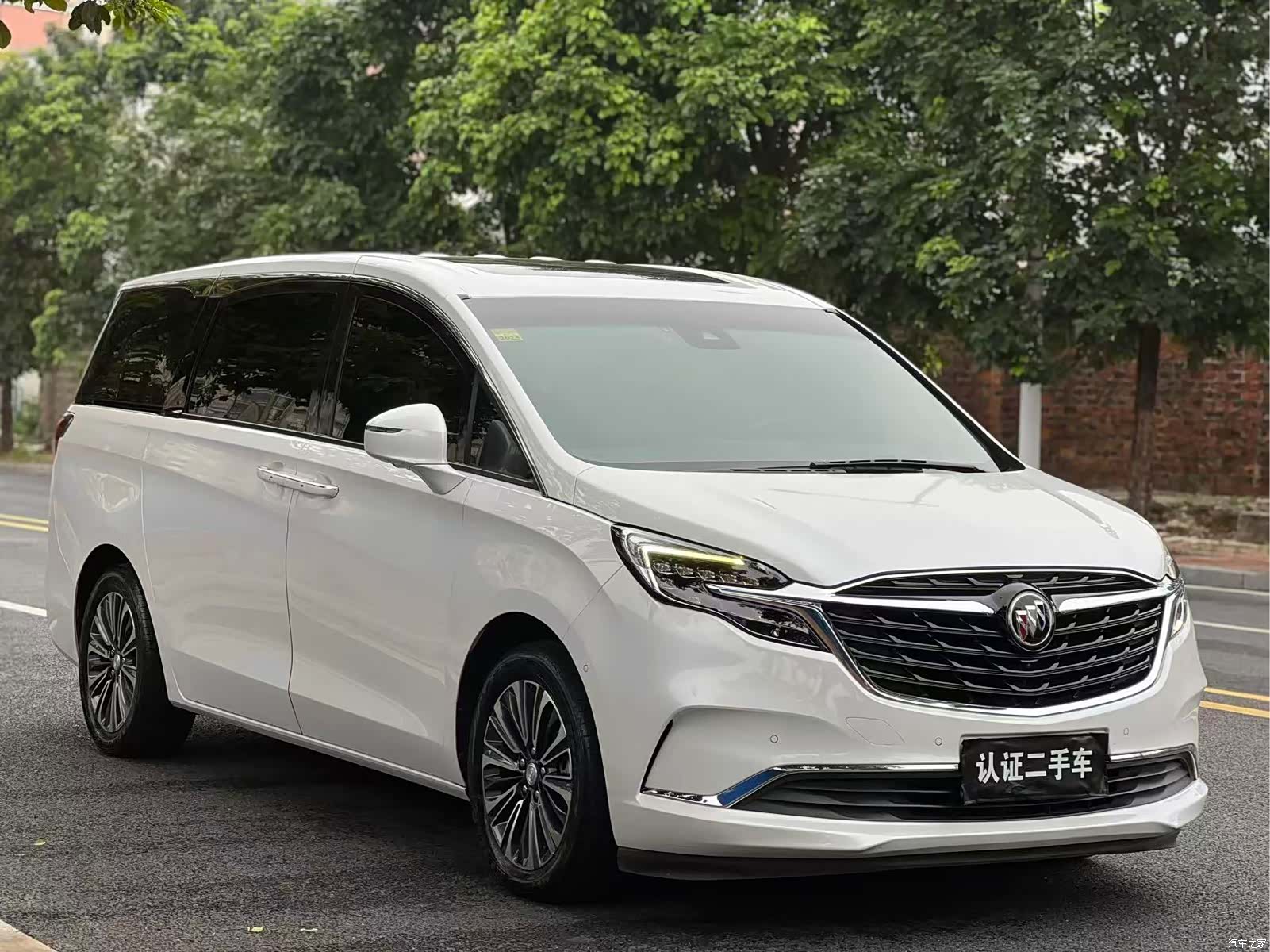 Buick GL8, 2021 3