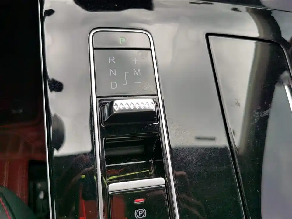 Exeed Chasing the wind