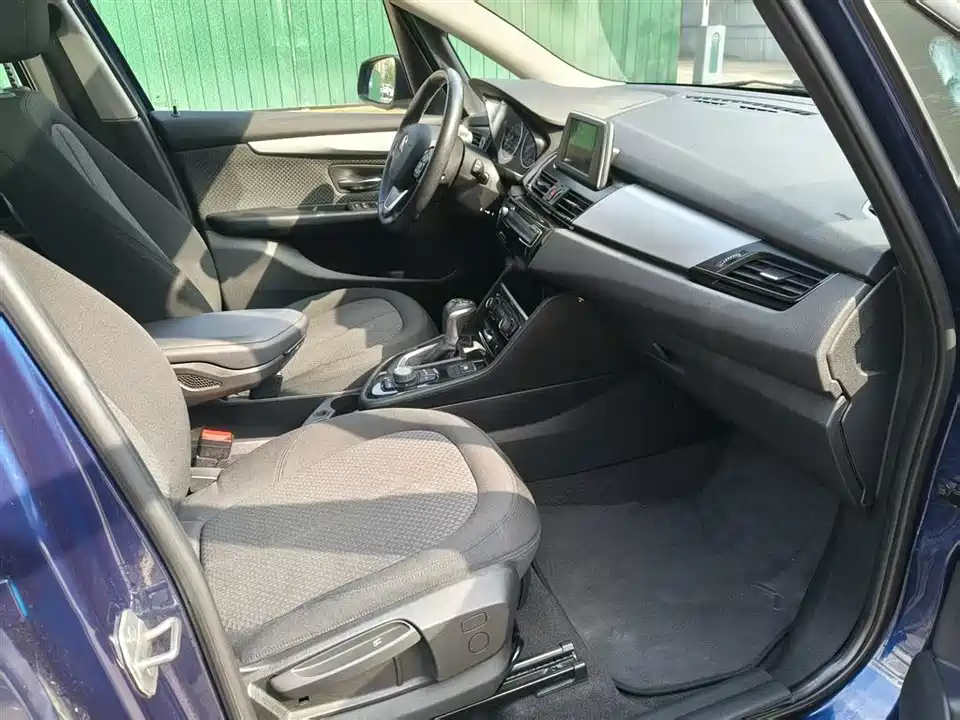 BMW 2 series station wagon