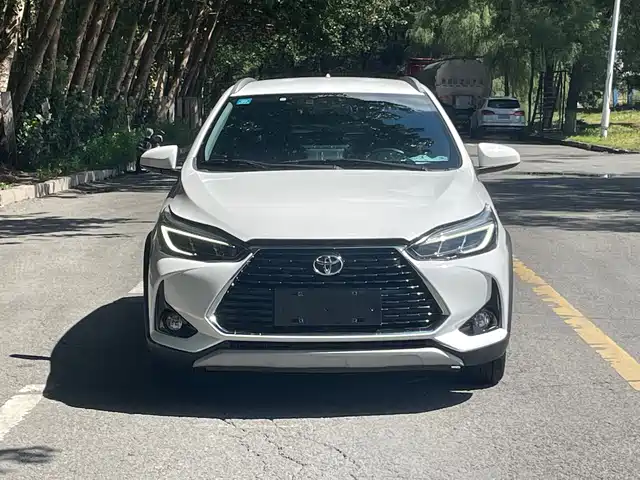 Toyota YARiS L 2023 — купить из Китая под заказ